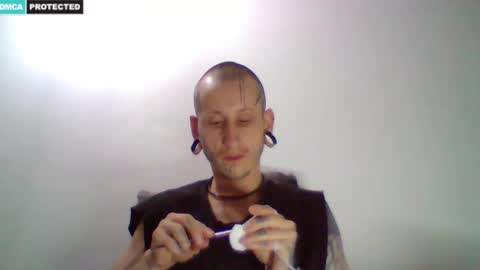 J online show from June 2, 4:02 am