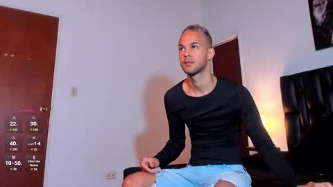 Snapshot of jeremmy_5_ chatting on January 17, 12:10 pm Jeremmy online show from January 17, 12:10 pm