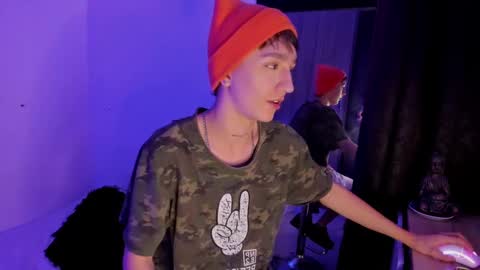 Snapshot of jeremy_salvatore_ chatting on January 5, 1:35 am jero independent model online show from January 5, 1:35 am