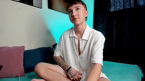 Snapshot of jeremy_salvatore_ chatting on December 27, 6:53 pm jero independent model online show from December 27, 6:53 pm