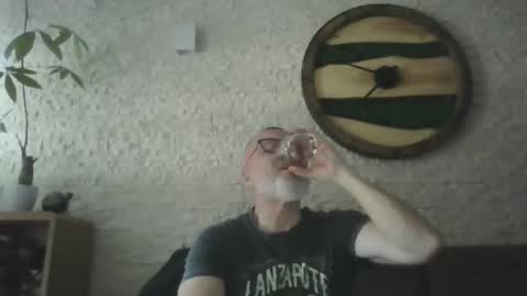 jerry250461 online show from April 17, 8:39 am