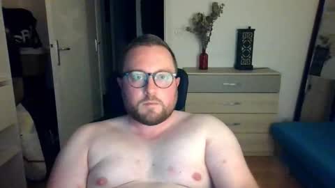 jeuneloup92 online show from October 27, 5:37 pm