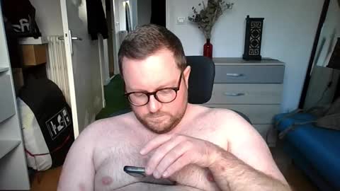 jeuneloup92 online show from January 9, 3:50 pm