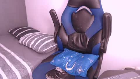 jey_foxx online show from September 22, 6:40 pm