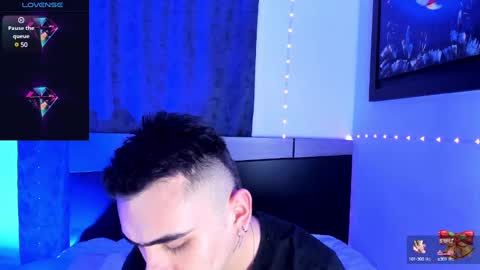 Snapshot of jey_keler chatting on December 28, 2:54 am jey keler online show from December 28, 2:54 am