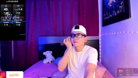 Snapshot of jey_keler chatting on February 13, 4:32 am jey keler online show from February 13, 4:32 am