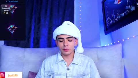 Snapshot of jey_keler chatting on December 3, 4:24 am jey keler online show from December 3, 4:24 am