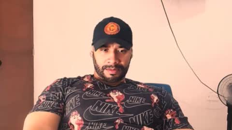 En moreno online show from January 8, 9:42 pm