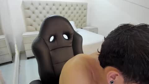 jhoanleandro online show from November 4, 6:25 am