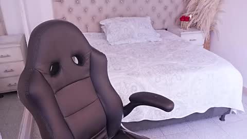 jhoanleandro online show from March 15, 4:53 am