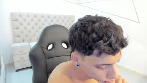 jhoanleandro online show from October 23, 5:22 am