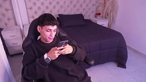 jhoanleandro online show from April 19, 5:40 am