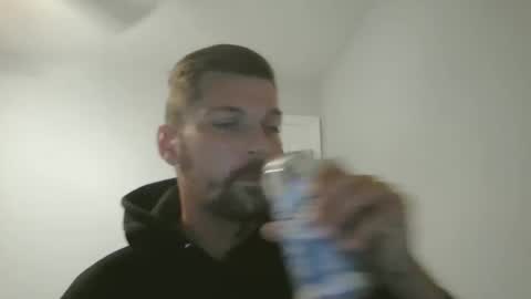 jholls online show from March 7, 1:31 am