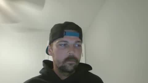 jholls online show from February 21, 3:43 pm