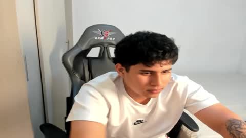 Snapshot of jhonny_dickm chatting on September 26, 9:40 am jhonny_dickm online show from September 26, 9:40 am