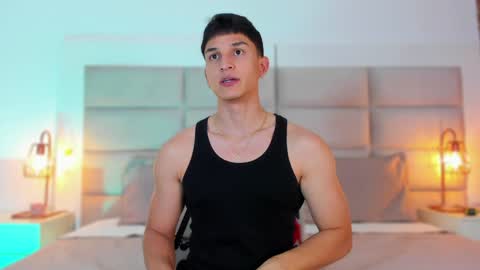 Snapshot of jhosua_hunt chatting on December 17, 2:33 am Jhosua Hunt online show from December 17, 2:33 am