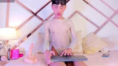 Jim  online show from November 12, 8:14 pm