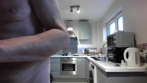 Jimmy Benido online show from April 4, 5:21 pm