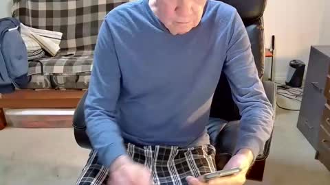 Snapshot of jimmy_d47 chatting on February 13, 1:05 pm jimmy_d47 online show from February 13, 1:05 pm