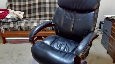 Snapshot of jimmy_d47 chatting on January 1, 10:03 pm jimmy_d47 online show from January 1, 10:03 pm