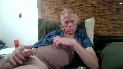 jizzmitten5 online show from March 8, 6:17 am