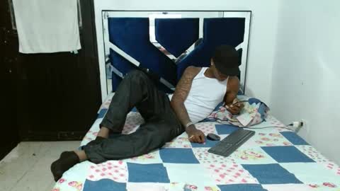 Snapshot of joao_leao chatting on October 12, 8:30 am joao_leao online show from October 12, 8:30 am