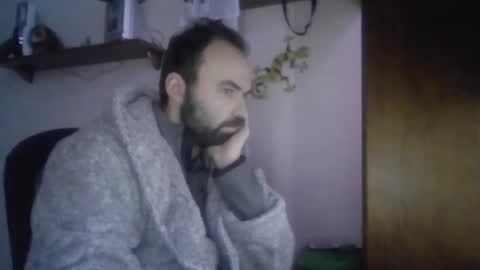Snapshot of joaodias_18 chatting on January 5, 7:17 pm joaodias_18 online show from January 5, 7:17 pm