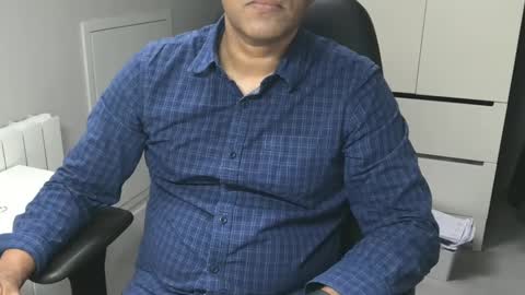 Snapshot of joeshades21 chatting on January 14, 11:20 am joeshades21 online show from January 14, 11:20 am