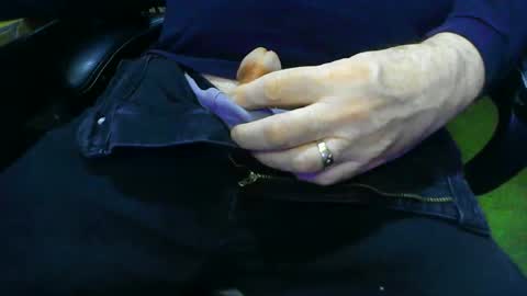 joeyballs123 online show from December 19, 4:48 pm