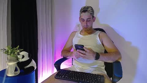 Jofiel de Angelis online show from April 4, 11:24 pm