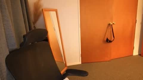 john_bear1 online show from April 8, 5:30 am