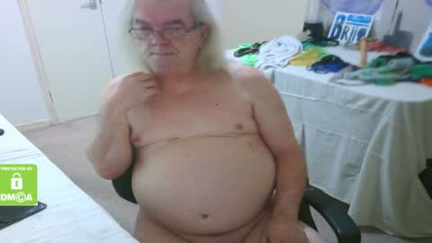 Snapshot of john_little_one chatting on February 16, 5:48 am JOHN online show from February 16, 5:48 am