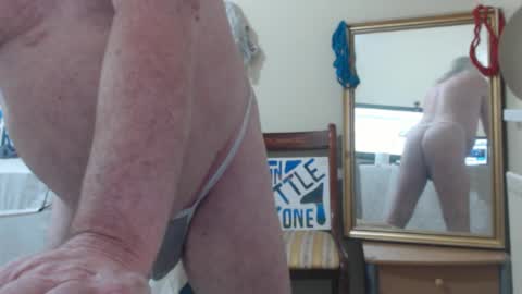 Snapshot of john_little_one chatting on January 6, 10:05 pm JOHN online show from January 6, 10:05 pm