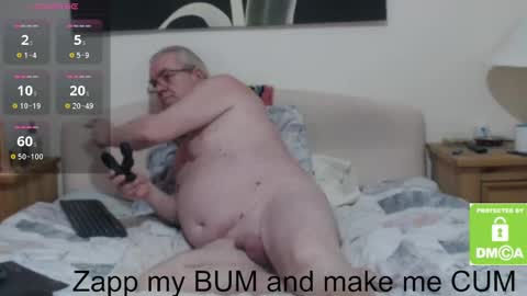 Snapshot of john_little_one chatting on January 3, 11:14 am JOHN online show from January 3, 11:14 am
