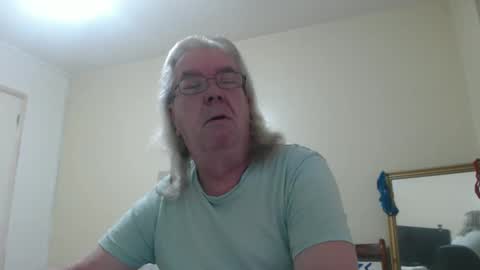 Snapshot of john_little_one chatting on January 19, 11:00 pm JOHN online show from January 19, 11:00 pm