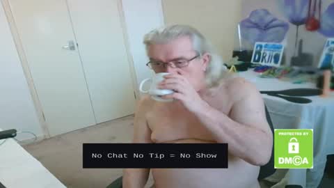 Snapshot of john_little_one chatting on January 15, 10:38 am JOHN online show from January 15, 10:38 am