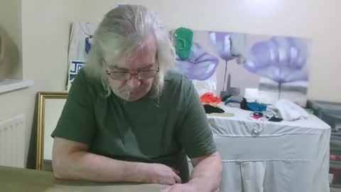 Snapshot of john_little_one chatting on December 11, 12:35 am JOHN online show from December 11, 12:35 am
