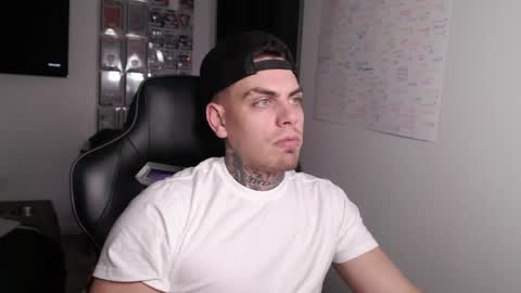 JAXX online show from April 14, 5:18 am