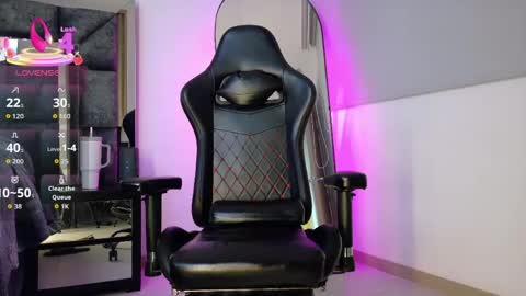 johnjaguar  online show from April 8, 11:09 am