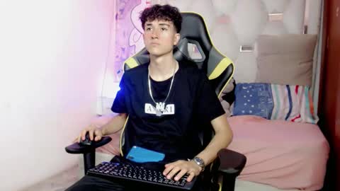 johnny_cagee online show from December 18, 3:24 am