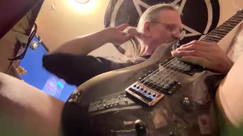 johnnyshung1 online show from March 2, 7:15 am