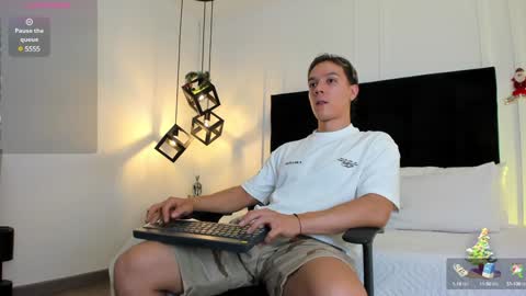 Jonathan Danielss  online show from December 14, 12:01 pm
