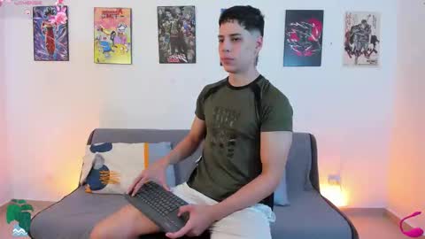 Instagram jonathanfit14 online show from November 12, 9:41 pm