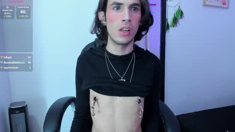 jonny_gilbert online show from April 7, 8:42 pm