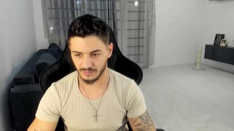 jonnyporn1 online show from February 19, 9:55 pm