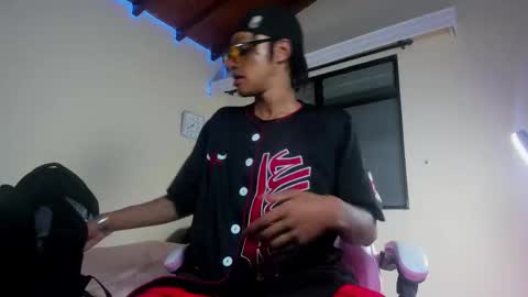Snapshot of jordan_mm420 chatting on October 13, 8:20 am jordan online show from October 13, 8:20 am
