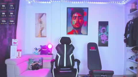 JordanRossie online show from September 28, 10:30 pm