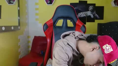 jose_sexycumm online show from October 23, 8:23 pm