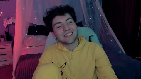 joseph_bear_ online show from March 29, 10:04 am