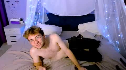 Snapshot of joseph_bear_ chatting on October 19, 9:18 pm joseph_bear_ online show from October 19, 9:18 pm